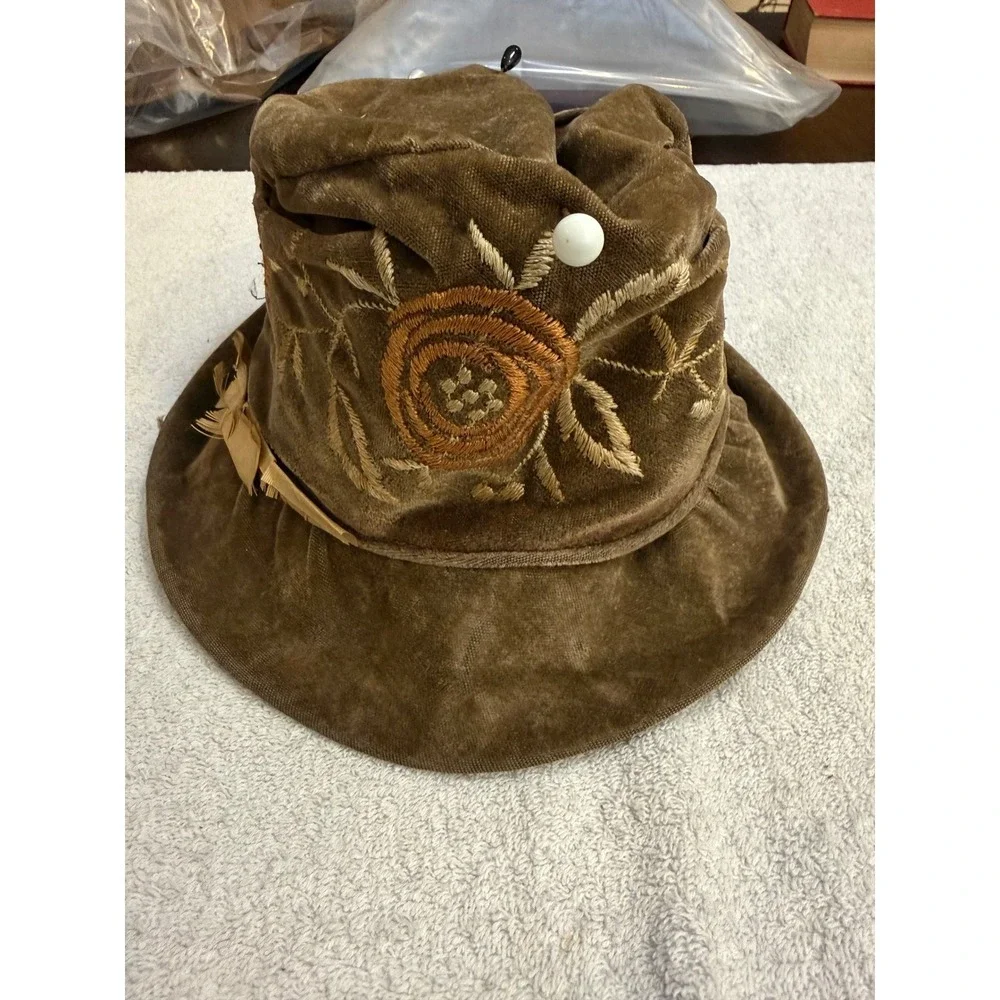 Vintage 1920s Brown Velvet Cloche Hat Embroidered Floral Flapper w/ Pins